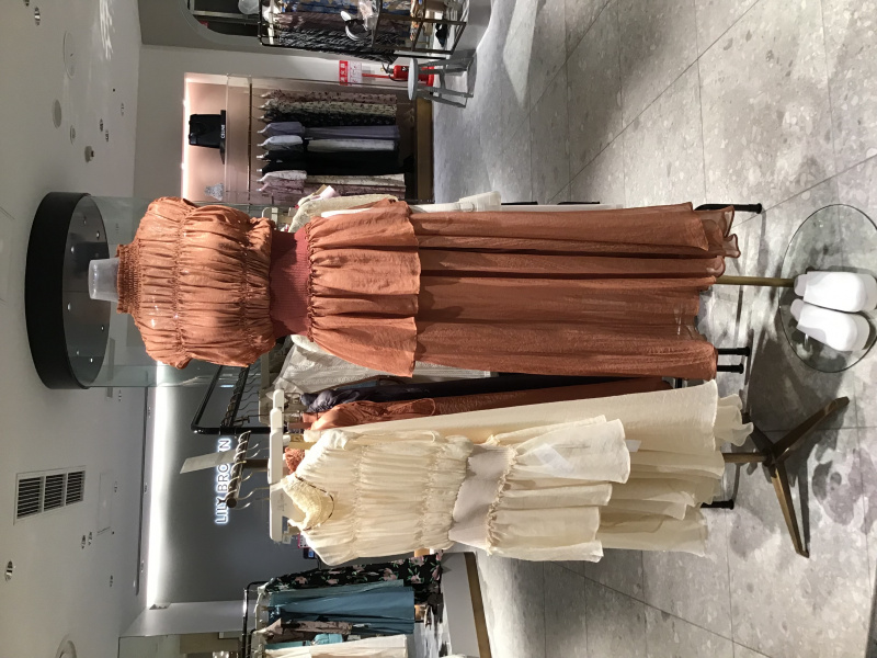 超特価美品 新品 LILY BROWN ウエストリブシャーリングトップス 光沢