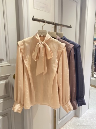 リリー ブラウン ブティック コーディネイト情報 Est エスト 大阪 梅田のショッピングモール