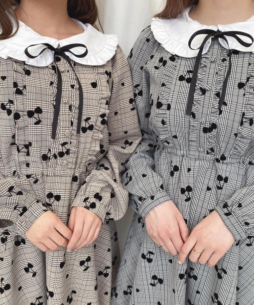 商品情報 チェリーフロッキーワンピース Est エスト 大阪 梅田のショッピングモール