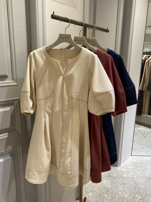 商品情報 新作 ボリュームスリーブミニワンピース Est エスト 大阪 梅田のショッピングモール