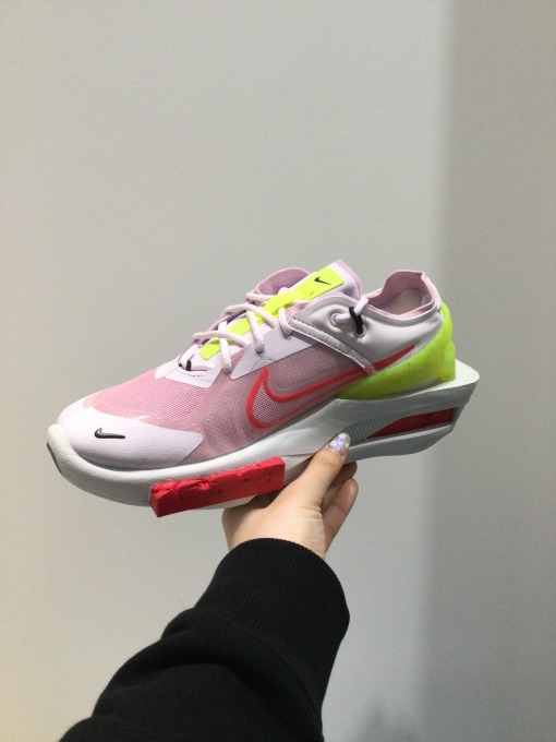 商品情報 Nike Fontanka Edge Est エスト 大阪 梅田のショッピングモール